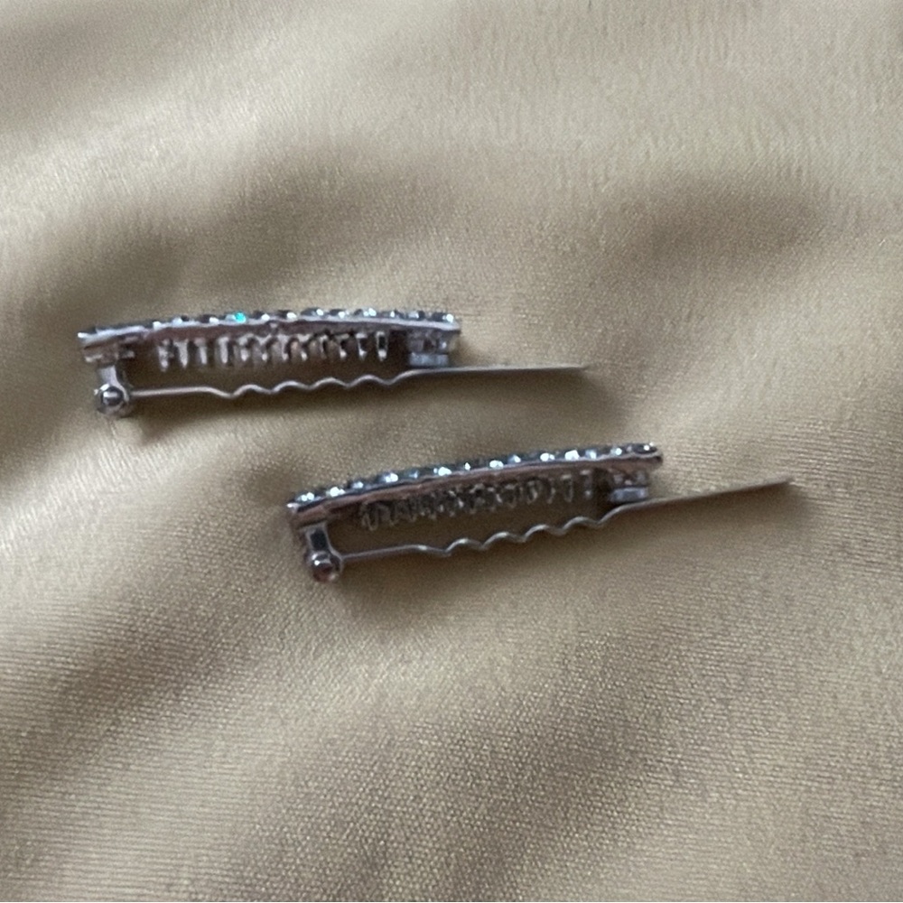 Sparkling Silver Hair Clips - Picture 4 of 4